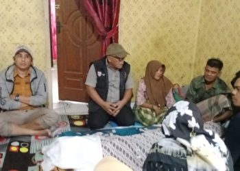 Bupati Pasaman Barat Yulianto Melayat Kerumah Duka Korban Longsor