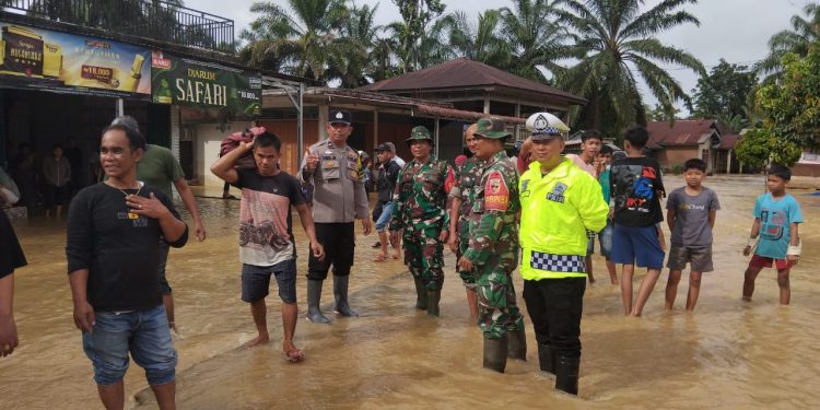 Situasi Tanggap Darurat Bencana, Polres Pasaman Barat Maksimalkan Pelayanan Bagi Masyarakat Terdampak Banjir