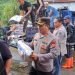 Kapolres Pasaman Barat dan Forkopimda Serahkan Bantuan ke Warga Terdampak Banjir dan Longsor