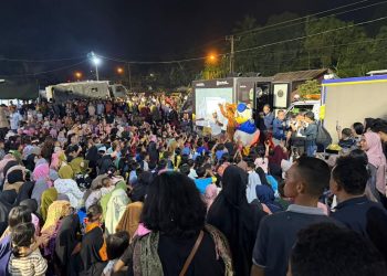 Warga Tapsel Rela Menunggu Sejak Siang, Malam Tahun Baru Bersama Prabowo Jadi Penawar Luka Bencana