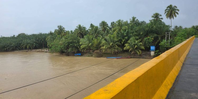 Warga Kampuang Bukit Geger, Aper Terseret Arus Sungai Batang Saman