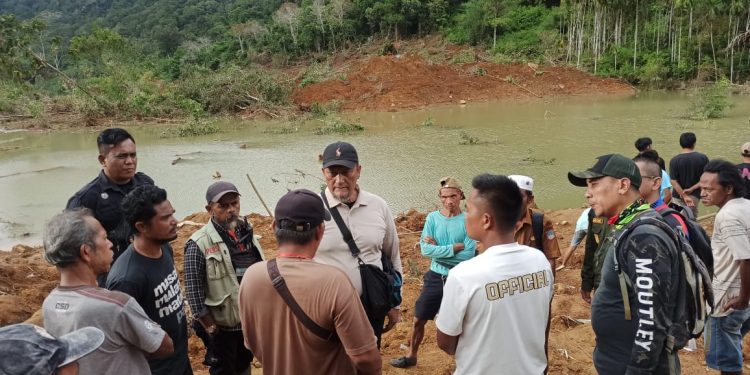 Hari ke-4 Pencarian, Korban Longsor Batang Tinggam Ditemukan, Wabup Turun ke Lokasi