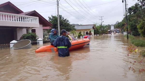 Kota Solok Berduka, Banjir Menggulung, 20 Anggota DPRD Malah Kabur Keluar Kota