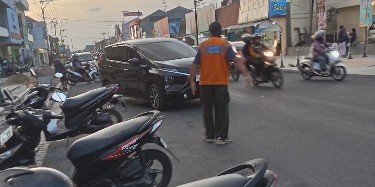 Bupati Pemalang Tegaskan Tidak Ada Boleh Ada Parkiran di Trotoar Citywalk Usai Diresmikan