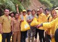 Golkar Salurkan 500 Paket Sembako bagi Korban Banjir dan Longsor di Pasaman Barat
