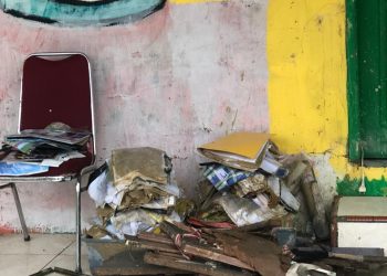 Jeritan Pascabanjir, Ketika Sekolah Terendam, Pendidikan Dipaksa Bertahan