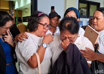 Tangis Haru Keluarga Prada Lucky Usai 17 Terdakwa Divonis 6-9 Tahun Bui