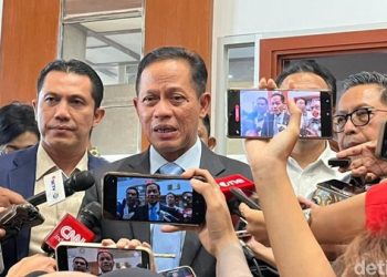 Menteri LH Curiga Kayu Gelondongan ‘Hantu’ dari Kebun Sawit Jadi Biang Kerok Banjir Sumatera