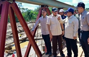 Prabowo Tinjau Nadi Infrastruktur di Tapsel
