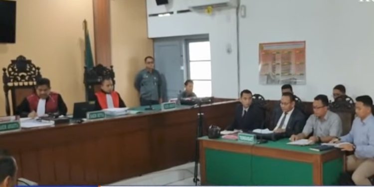 Sidang Gugatan Ijazah Jokowi Memanas, Penggugat Dorong “Uji Silang” Bukti Dimeja Hakim