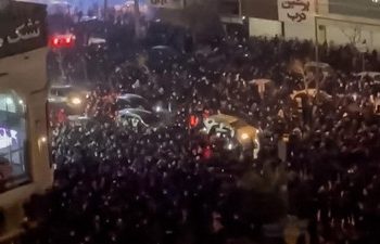 Demo Iran Membara, Khamenei Putus Internet dan Ancam Pedemo