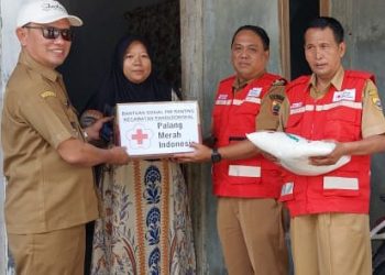 Warga Terdampak Banjir di Kecamatan Randudongkal Sumringah, Dapat Bantuan Sembako dan Uang Tunai