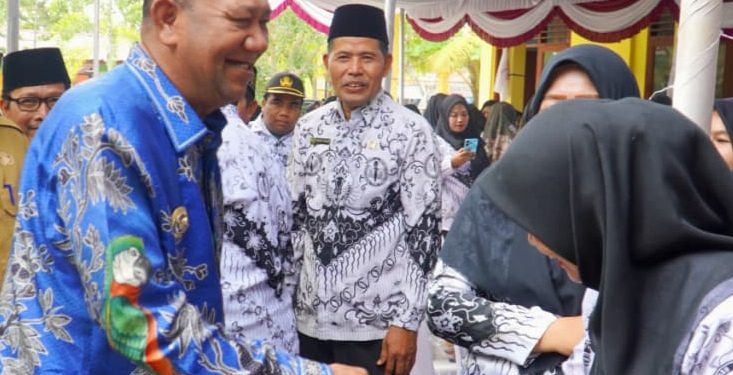 Syah Afandin Wakili Negara Salurkan Donasi Bantuan Banjir