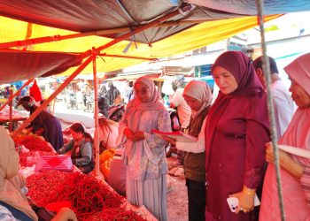 Satgas Saber Pangan Pasaman Barat Pantau Harga Sembako di Pasar Simpang Tiga Jelang Ramadan 1447 H