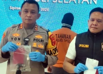 Digerebek Warga Disarang Bandar Narkoba, Oknum Polisi Tapsel Kepergok Bawa Sabu