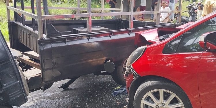 L300 dan Honda Jazz Bertabrakan di Aia Gadang, Enam Korban Dilarikan ke Rumah Sakit