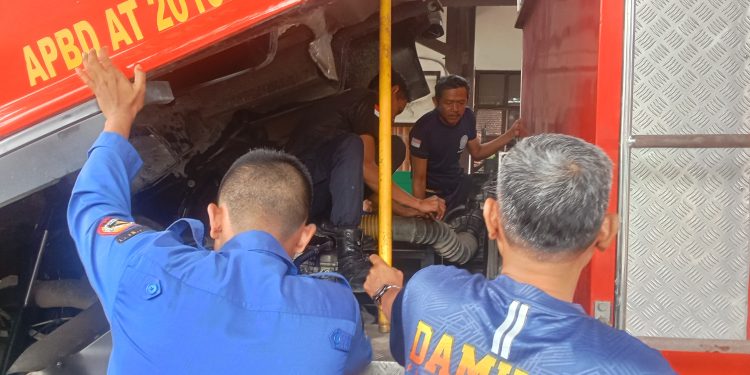 Pastikan Kelancaran Kendaraan Operasional, Damkar Pemalang Lakukan Perawatan Berkala