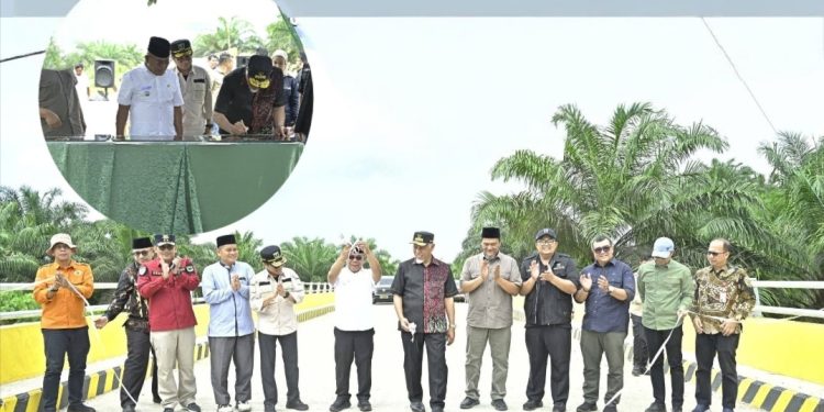 Gubernur Mahyeldi Resmikan Jembatan Provinsi Diruas Bunga Tanjung–Teluk Tapang