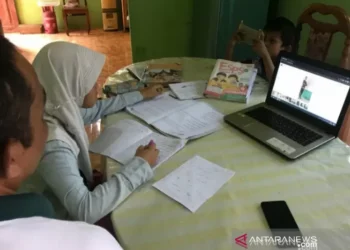 BATAL TOTAL! Wacana Sekolah Daring Demi Hemat BBM Dikubur, Istana Pilih Tatap Muka, Jangan Korbankan Otak Anak Bangsa