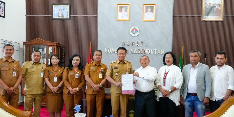 Danau Toba Dipanaskan Triathlon, Humbahas Pasang Target 2.000 Atlet, Hadiah Rp100 Juta Digelontorkan