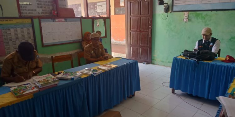 Pemeriksaan Inspektorat di SD Herlang, Dua Petugas Tinjau Langsung Kualitas Administrasi dan Pendidikan