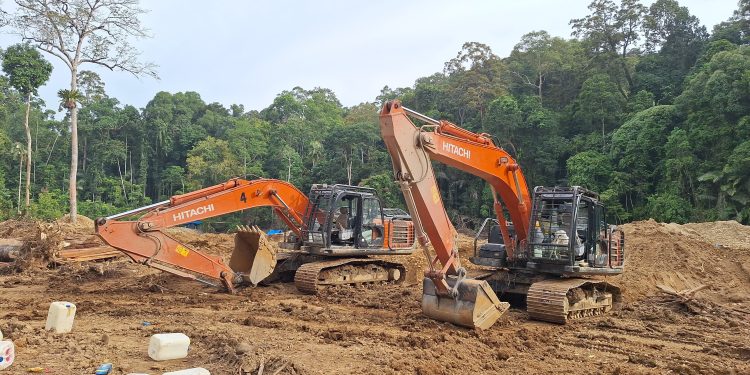 Emas Haram Rp 1,5 Miliar Sehari Diperbatasan Tapsel–Madina, Siapa Cukong Dibalik 14 Ekskavator?