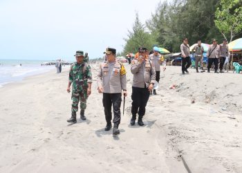 Polres Pasaman Barat Gelar Monitoring Nasional Sitkamtibmas Lebaran 2026 di Pantai Sasak