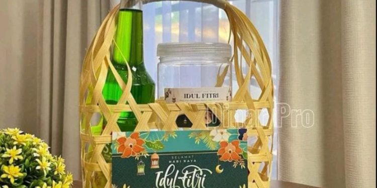 Pengrajin Ranjang Parcel Bambu Banjir Pesanan Jelang lebaran