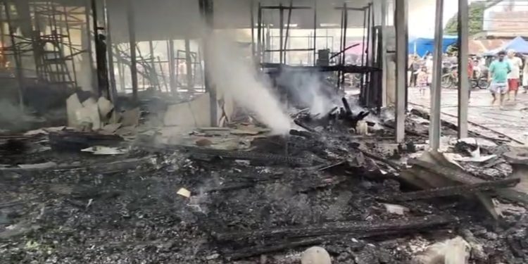 Kebakaran Hebat di Pasaman Barat, 4 Bangunan Usaha Hangus Dilalap Api