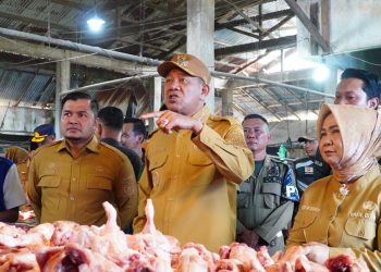 Bupati Syah Afandin Turun ke Pasar, Harga Sembako Diawasi Ketat Jelang Lebaran