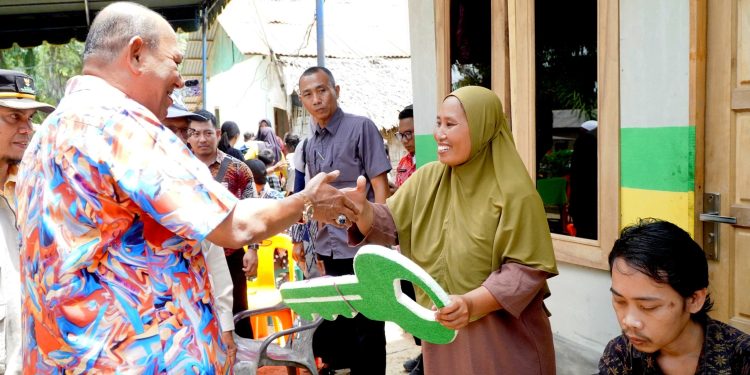 Bupati Syah Afandin Menyusuri Pelosok, RTLH Jadi Ikhtiar Mengangkat Martabat Warga Pasar Rawa