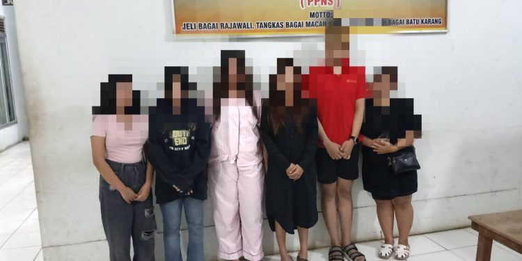 Satpol PP, TNI, dan Polri Gerebek Kafe Karaoke Nakal di Pasaman Barat, 6 Orang Diamankan