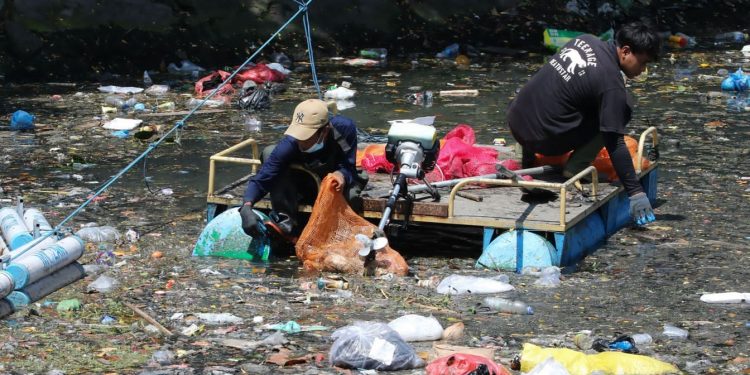 Dalam 24 Jam, 907 Kilogram Sampah Terangkat dari Kali Tebu