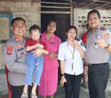 Polres Nias Selatan Berikan Bantuan Kesehatan bagi Anak Penderita Stunting