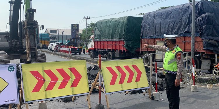 Pastikan Pengerjaan Jalan Pantura Tidak Menimbulkan Kemacetan, Satlantas Polres Pemalang Rutin Gelar Patroli