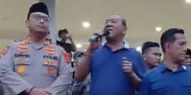 Bupati Syah Afandin Dekat Dengan Rakyat, Kembali Dari Jakarta Langsung Temui Pendemo Korban Banjir