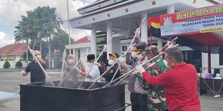 Pemusnahan Barang Bukti Didominasi Narkotika, Kejari Pasaman Barat Tangani 28 Perkara