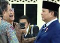 Momen Prabowo Salami Rocky Gerung dan Syahganda Nainggolan di Istana