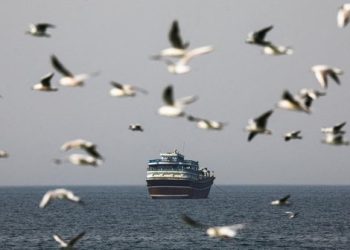 Iran-Oman Akan Pungut Biaya Transit di Selat Hormuz Selama Gencatan Senjata
