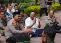 May Day Langkat, Bupati Turun dari Podium, Duduk Sejajar dengan Buruh