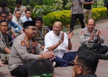 May Day Langkat, Bupati Turun dari Podium, Duduk Sejajar dengan Buruh