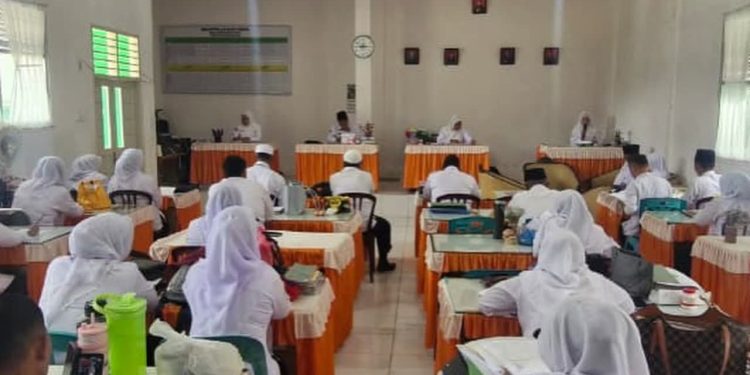 MAN 5 Madina Gelar Rapat Dewan Kelulusan Siswa Kelas XII 
