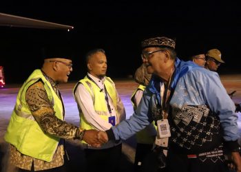 Bupati Pasaman Barat Kawal Langsung Keberangkatan 194 Jemaah Haji ke BIM