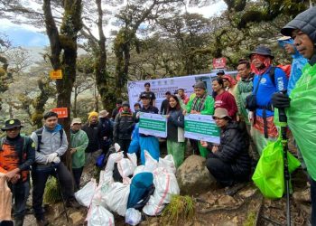 Aksi Bersih Gunung Bawakaraeng: Saat Kolaborasi Lintas Sektor Menjaga Hulu Kehidupan di Gowa