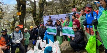 Aksi Bersih Gunung Bawakaraeng: Saat Kolaborasi Lintas Sektor Menjaga Hulu Kehidupan di Gowa
