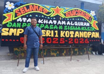 Direktur CV Sumber Batu Maraginda Hakim Alumni SMP N 1 Kotanopan Motivasi Siswa ke Sekolah Lanjutan