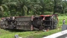 Bus Maut di Tol Medan–Tebing Tinggi: 4 Tewas, 19 Luka Berat, Bus Halmahera Ringsek Usai Hantam Pikap Ayam