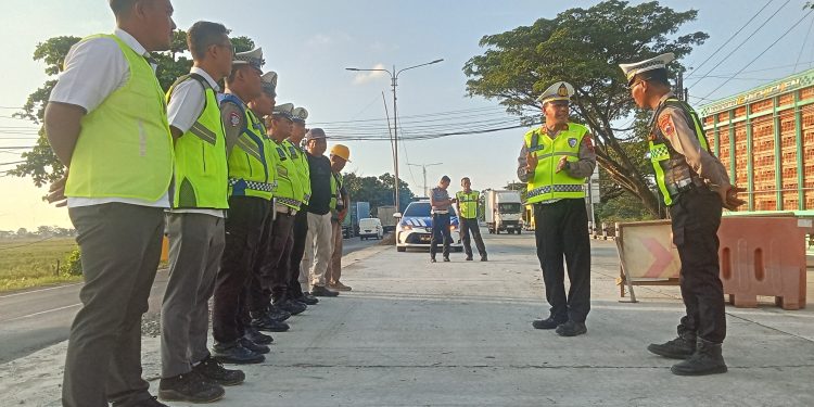 Tekan Angka Korban Fatalitas di Jalan Satlantas Polres Pemalang Gelar Giat Pengalihan Truk Sumbu 3