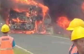 16 Tewas Tragedi di Jalinsum, Bus ALS Terbakar Usai Adu Banteng dengan Truk Tangki