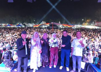 Lautan Manusia Padati Sumarak Pasa Ekraf 2026, Malam Pasbar Bergemuruh